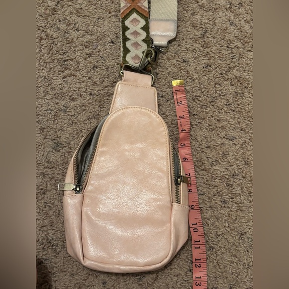 Crossbody pouch - Picture 2 of 5